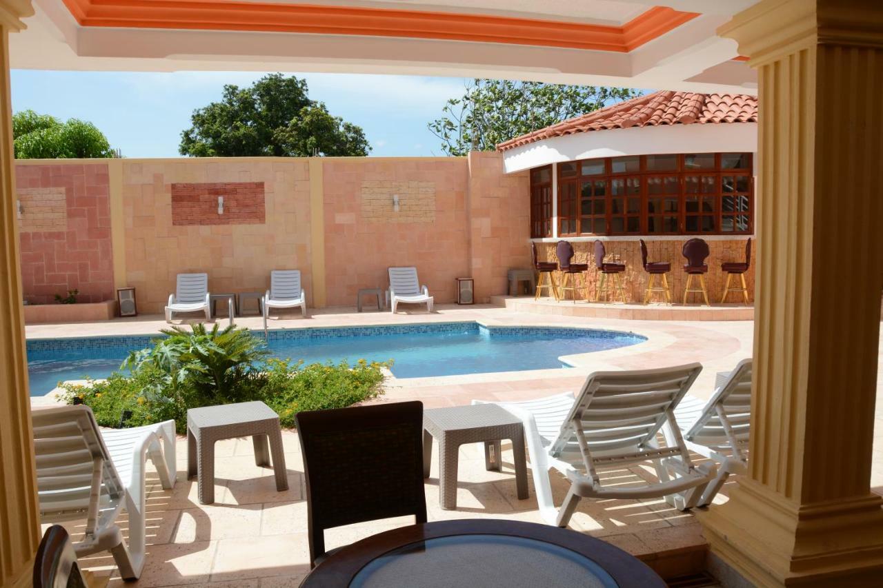 Hotel Tabarre 'S Palace ปอร์โตแปรงซ์ ภายนอก รูปภาพ